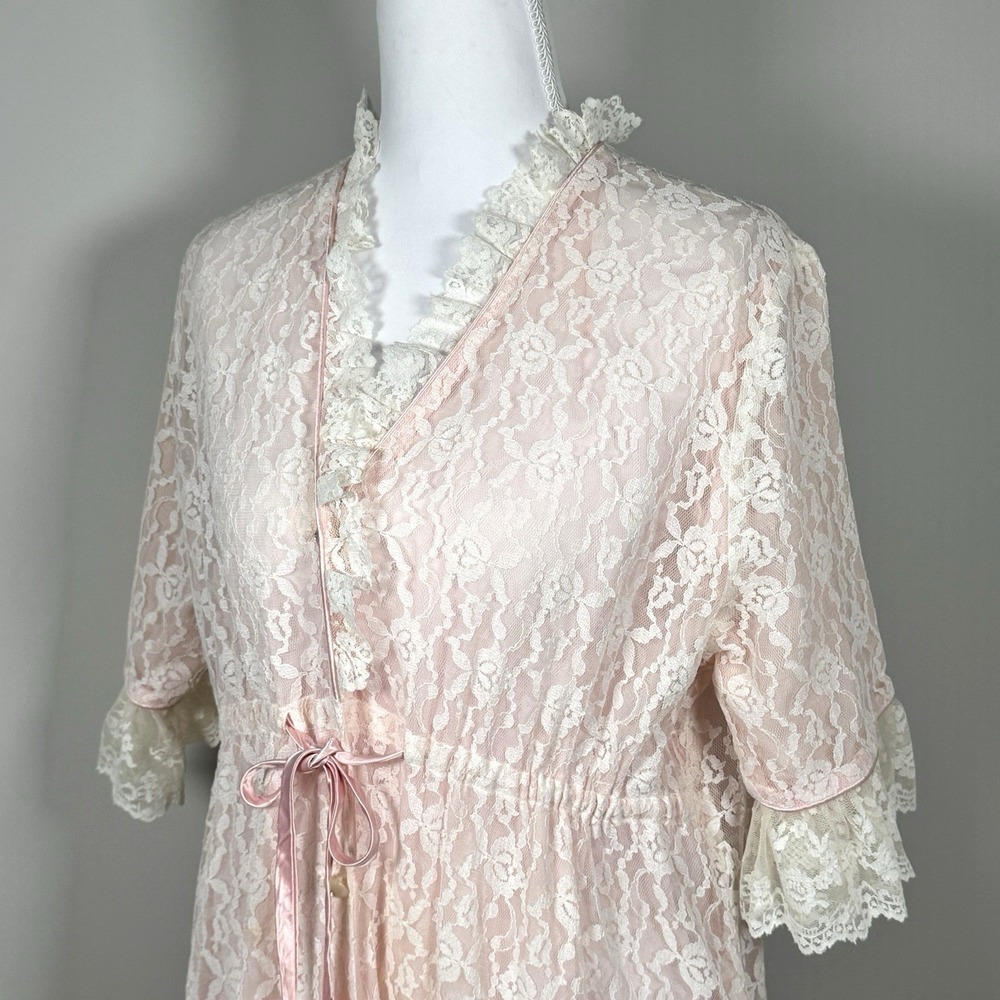 Vintage Pink Lace Maxi Robe Sheer Overlay Pockets Tie Waist Romantic M READ - Picture 2 of 16